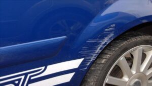 أسهل الطرق لإزالة خدوش السيارة